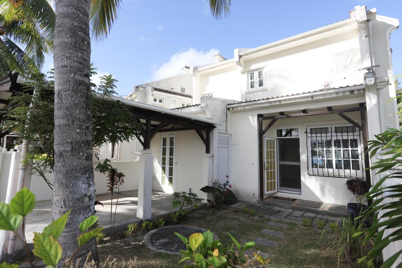 Fully Furnished Luxury Villa 3 Right On A Blue Ocean Belle Mare Exterior foto
