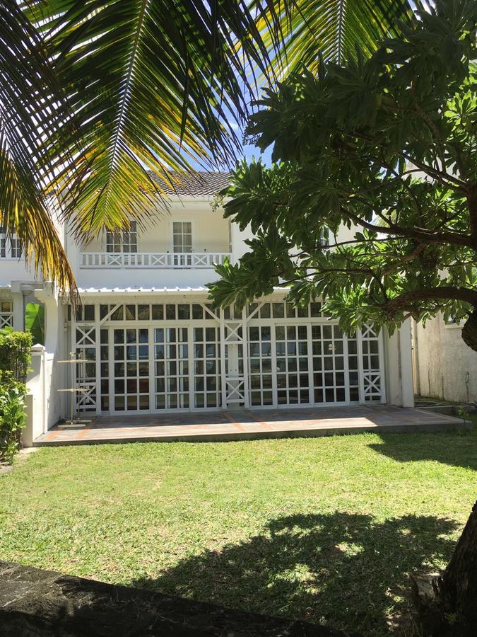 Fully Furnished Luxury Villa 3 Right On A Blue Ocean Belle Mare Exterior foto